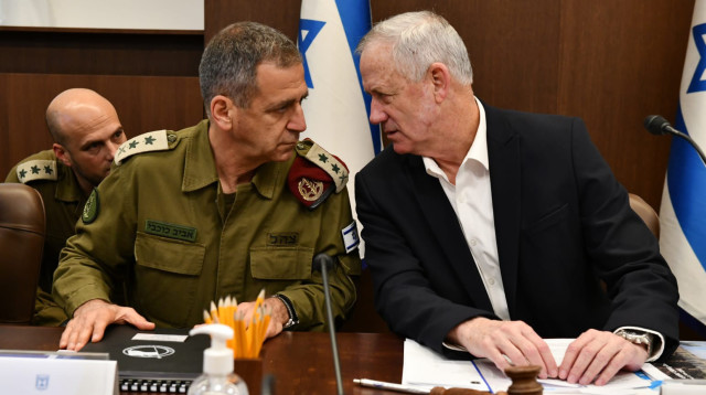 שר הביטחון בני גנץ, הרמטכ"ל אביב כוכבי (צילום: אריאל חרמוני, משרד הביטחון)