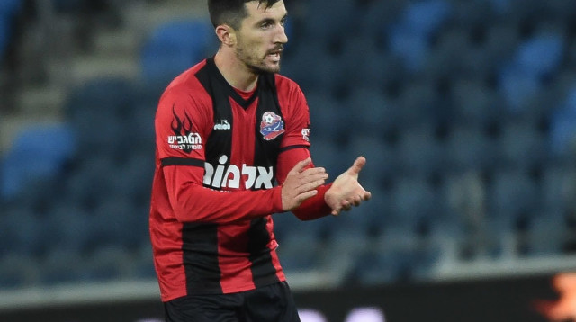 בלגן גדול מאחורי הקלעים, מזל שהתיקו נתן שקט. הפועל חיפה (צילום: ברני ארדוב)