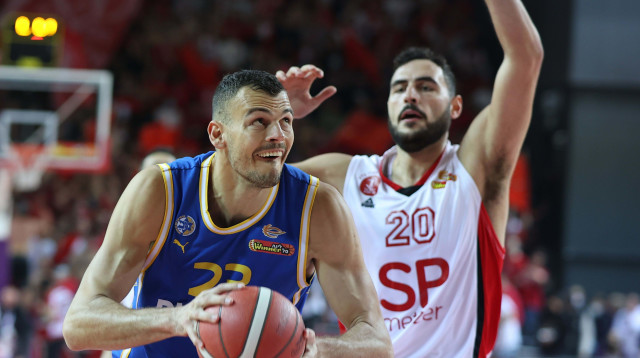 האורחת תנקום על הדרבי הקודם? ז'יז'יץ' (צילום: דני מרון)