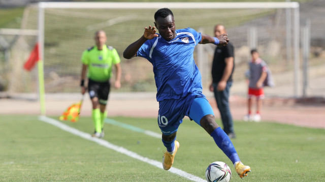 שחקן הפועל ראשון לציון מוחמד במבה (צילום: לירון מולדובן)