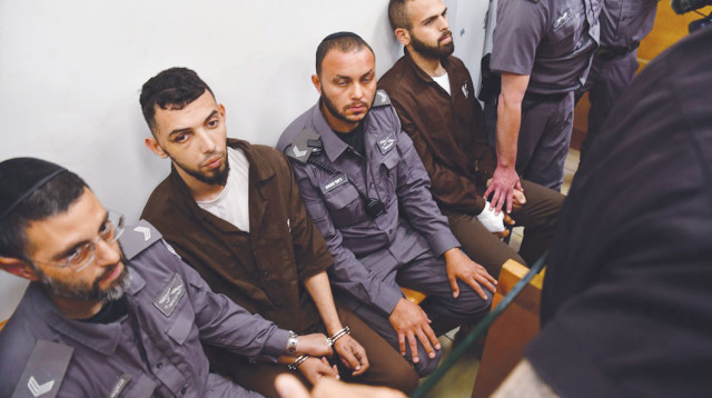 מעצר המחבלים מהפיגוע באלעד (צילום: אבשלום ששוני)