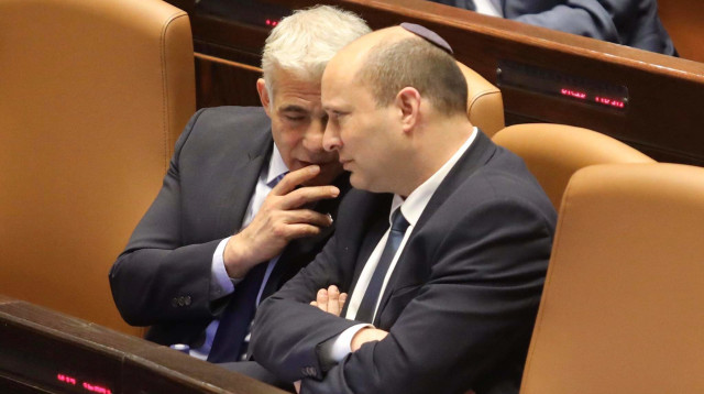 יאיר לפיד ונפתלי בנט (צילום: מרק ישראל סלם)