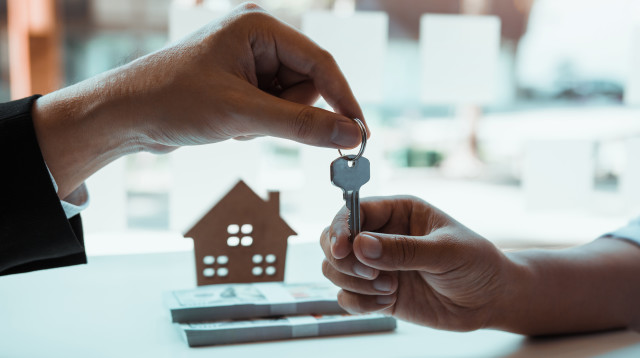 כל הצעדים החשובים שצריך לעשות לפני רכישת דירה (צילום: envato)