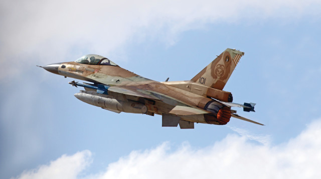 מטוס F-16 של חיל האוויר (צילום: עופר צידון, פלאש 90)