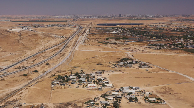 בנייה בדואית בלתי חוקית בנגב (צילום: באדיבות תנועת רגבים)