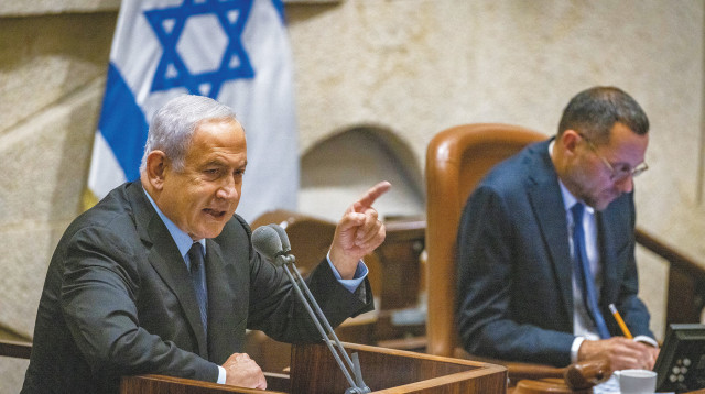 בנימין נתניהו במליאת הכנסת (צילום: אוליבייה פיטוסי, פלאש 90)