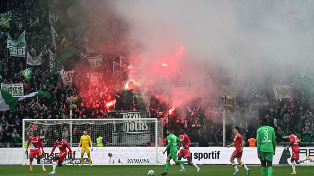 לא מוכנים להפסיד. אוהדי סנט אטיין (צילום: GettyImages, JEAN-PHILIPPE KSIAZEK)