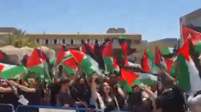 דגלי פלסטין באוניברסיטת בן גוריון (צילום: רשתות ערביות)