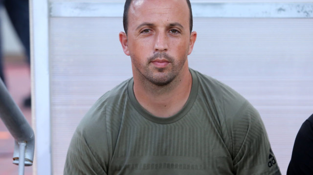 פוטר בזמן שהוא מאמן. בני בן זקן (צילום: קובי אליהו)