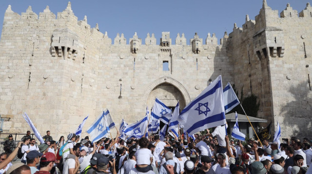 מצעד הדגלים בשער שכם (צילום: מארק ישראל סלם)