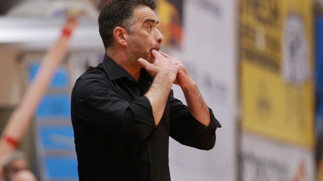 מאמן מכבי תל אביב אבי אבן (צילום: קובי אליהו)