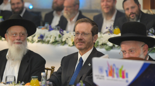 הנשיא יצחק הרצוג בישיבת מרכז הרב (צילום: קובי גדעון, לע"מ)