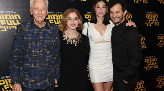 מיכאל מושנוב, שירן קריחלי, סנדרה שדה, מוני מושנוב (צילום: רפי דלויה)