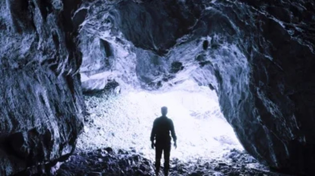 אדם במערה, אילוסטרציה (צילום: Shutterstock)