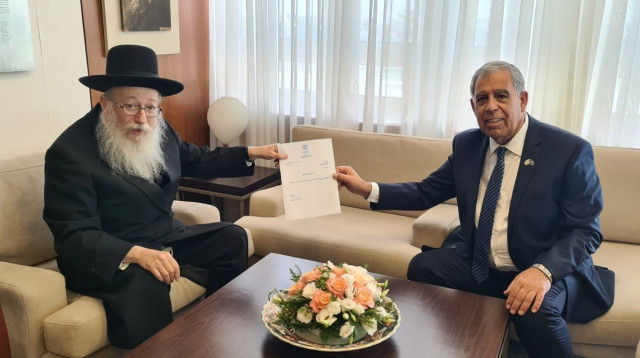 ליצמן מגיש את התפטרותו (צילום: שימוש חופשי)