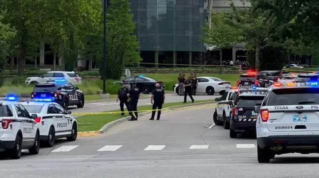 זירת הירי בבית החולים סנט-פרנסיס בטולסה, אוקלהומה (צילום:  REUTERS/MICHAEL NOBLE)