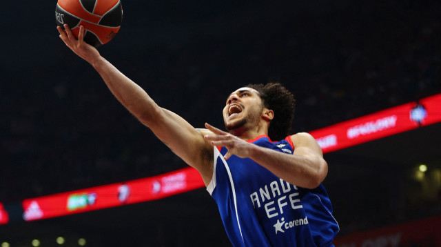 החזיק את הכדור היטב בזריקות הסיום ומנע מריאל אפשרות לזריקת ניצחון. לארקין (צילום: רויטרס)