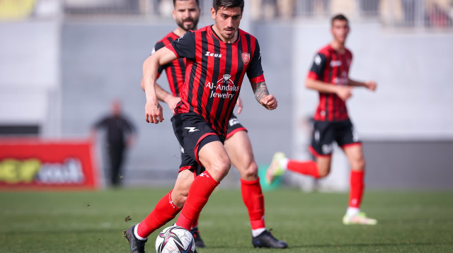 עידן שמש שחקן הפועל אום אל פאחם (צילום: מאור אלקסלסי)