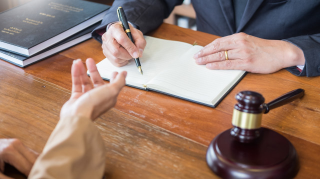 מעל בכספי החברה - הסכם המייסדים עליו חתם בוטל   (צילום: envato)