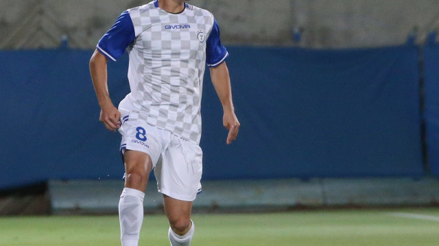 ניב ברקוביץ' שחקן בית"ר תל אביב בת ים (צילום: אודי ציטיאט)