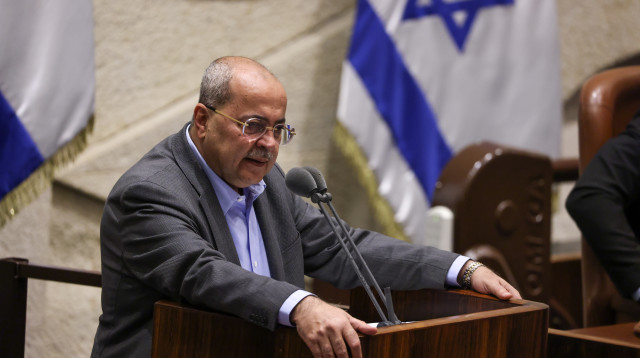 חבר הכנסת אחמד טיבי במליאת הכנסת (צילום: נועם מושקוביץ, דוברות הכנסת)