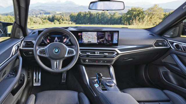 BMW i4 (צילום: יחצ)
