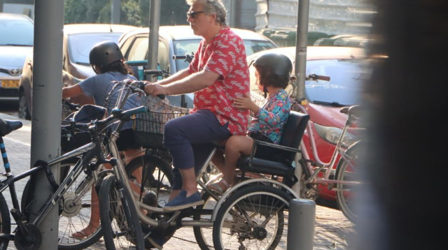 ליאור אשכנזי ובתו תמרה (צילום: ניר פקין)