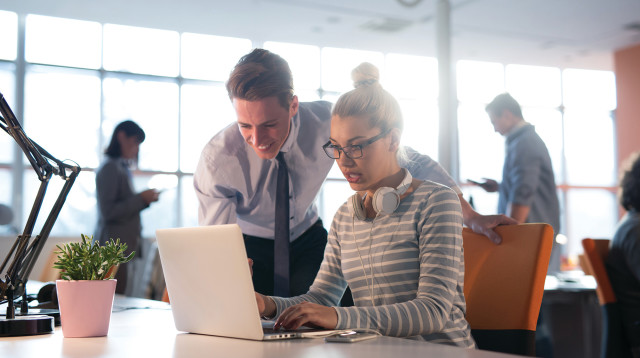 עובדים צעירים  (צילום: אינג אימג')