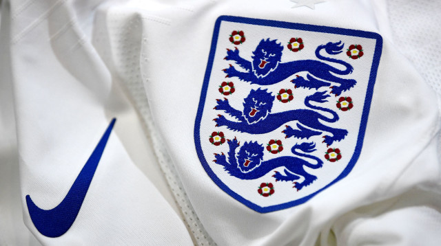 תלבושת המשחק של נבחרת אנגליה (צילום: GettyImages, FRANCK FIFE/AFP)