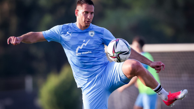 איאד אבו עביד שחקן נבחרת ישראל (צילום: מאור אלקסלסי)