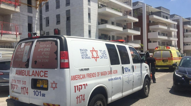 אמבולנס מד"א בזירה (צילום: תיעוד מבצעי מד"א)