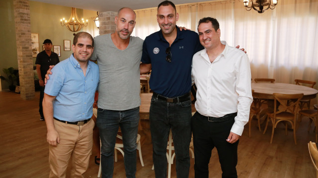 יניב מזרחי, טל דן, מאיר טפירו (צילום: קובי אליהו)