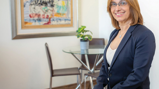 רו"ח דפנה רביד ברזילי (צילום: אמיל סלמן)