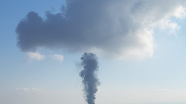 הלפיד שבער במתחם בז"ן (צילום: עיריית נשר)