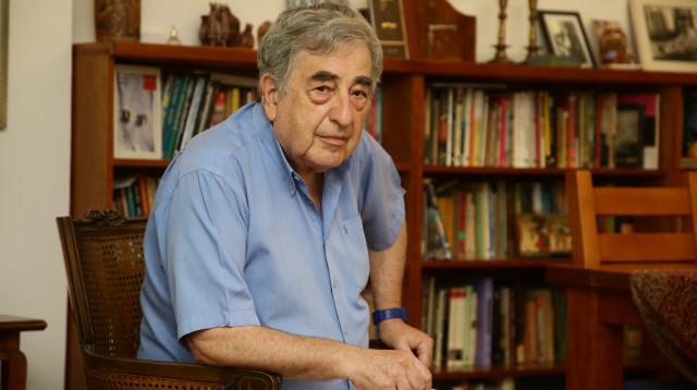 הסופר והמשורר חיים באר (צילום: אלוני מור)