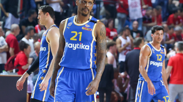 ג'יימס נאנלי שחקן מכבי תל אביב (צילום: דני מרון)