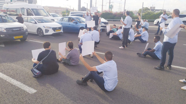 מחאת נהגי האוטובוס  (צילום: כוח לעובדים)
