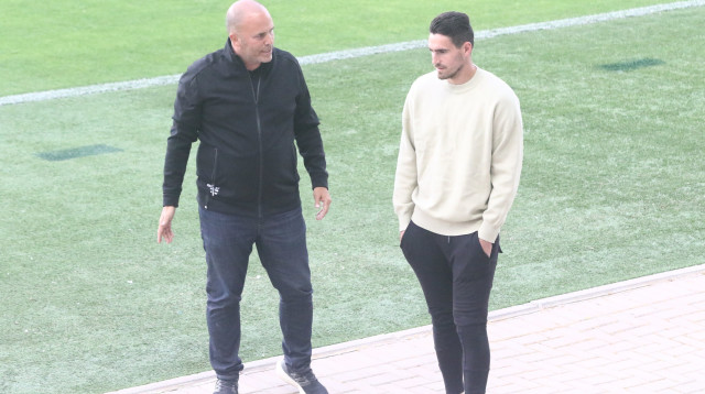 חבל שהוא נח. רובי לבקוביץ' עם אורן גולן (צילום: שלומי גבאי)