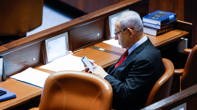 בנימין נתניהו במליאה (צילום: אוליבייה פיטוסי, פלאש 90)