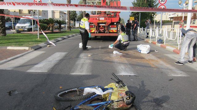 תאונת אופניים בנהריה (צילום: : אהרן ברוך ליבוביץ)