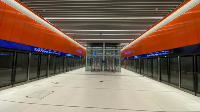 תחנת אלנבי של הקו האדום ברכבת הקלה (צילום: אבשלום ששוני)