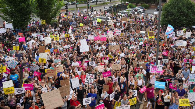 מחאה נגד ביטול הזכות להפלות בארה"ב (צילום: רויטרס)