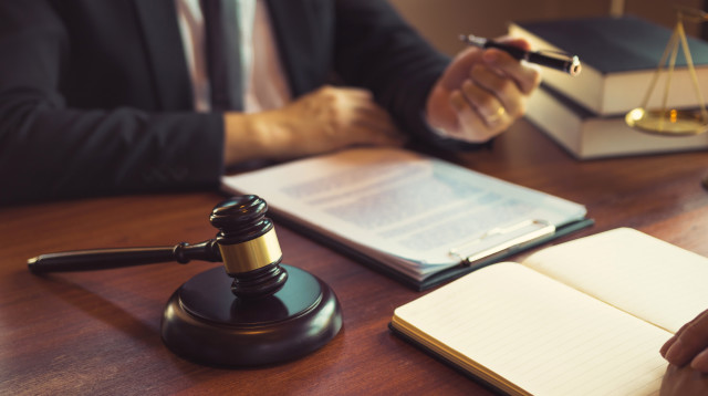 הטיפים של עו"ד יעל מנדלוביץ להוצאת רישיון עסק (צילום: envato)