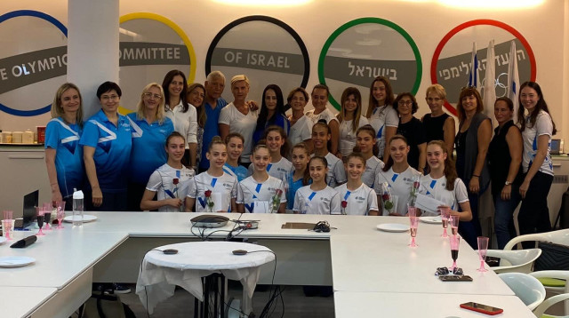 קבלת הפנים של איגוד ההתעמלות לכבוד נבחרת ההתעמלות האמנותית של ישראל (צילום: אתר רשמי, באדיבות איגוד ההתעמלות)