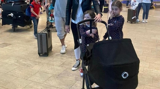 תומר חמד, שונית חמד ובנותיהם (צילום: צ'ינו)