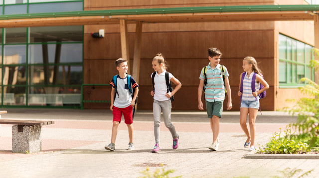 תלמידים יוצאים לחופש הגדול (אילוסטרציה) (צילום: אינגאימג)