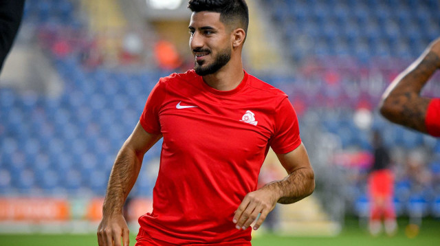 פיראס אבו עקל שחקן מ.ס. אשדוד בחימום (צילום: אריאל שלום)