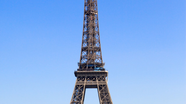 האם מגדל אייפל נמצא בסכנה? (צילום: אינג'אימג')