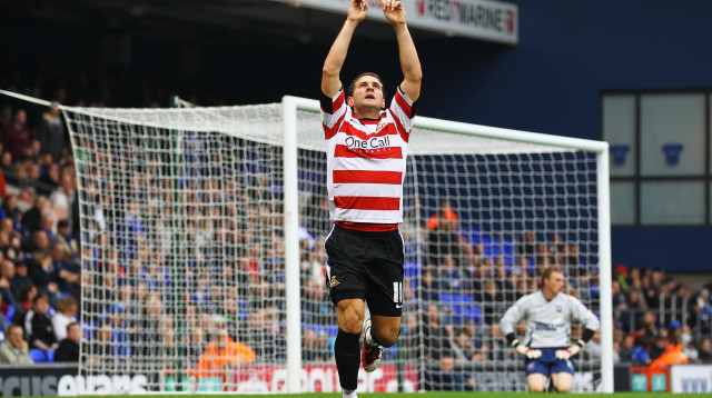 בילי שארפ במדי דונקסטר (צילום: GettyImages)