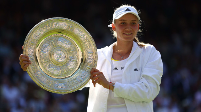 נשארה אדישה למרות הזכייה. ריבאקינה (צילום: רויטרס)